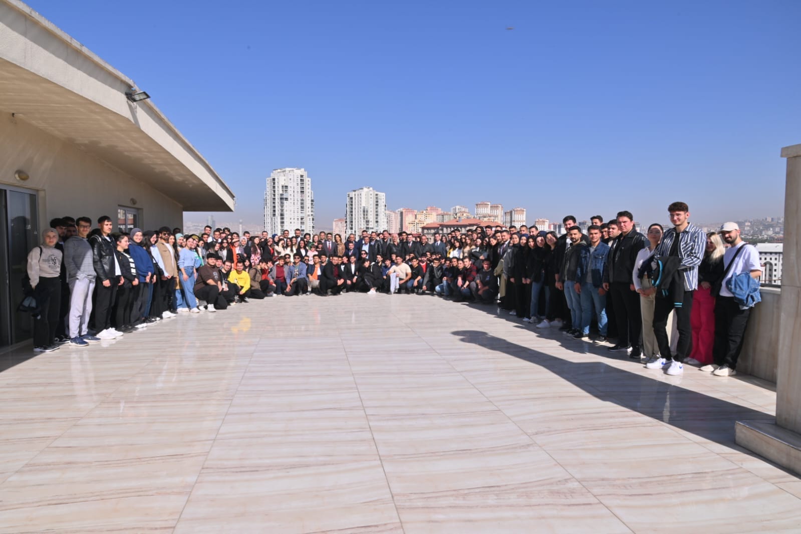 Ankara'daki Osmaniyeli öğrencilerimiz için düzenlediğimiz Tanışma Kahvaltısı öğrenci kardeşlerimizin çok yoğun katılımıyla gerçekleşti.